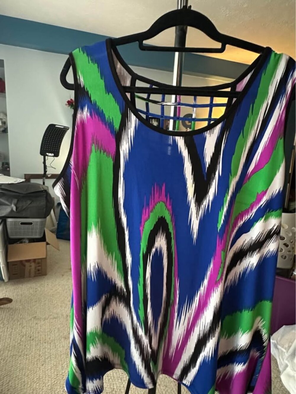 Cato Woman Colorful Abstract Sleeveless Top Size 18/20W